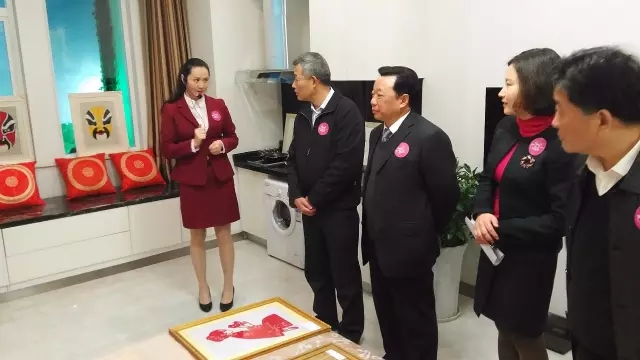 1日至20日&ldquo;伊针伊线&rdquo;手工精品集中亮相巅峰国际网站世纪城