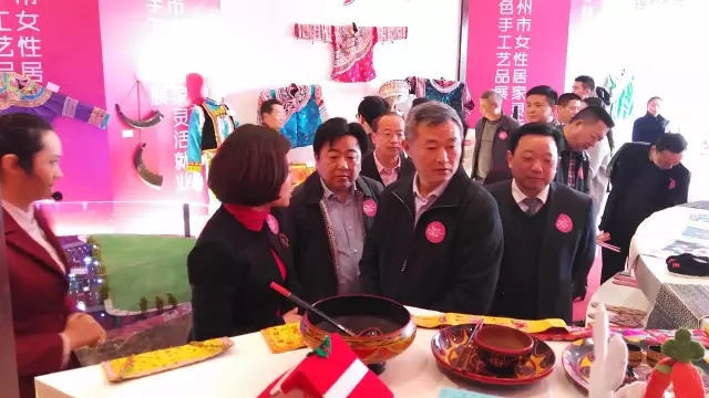 1日至20日&ldquo;伊针伊线&rdquo;手工精品集中亮相巅峰国际网站世纪城