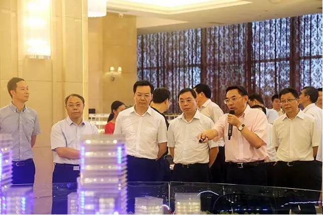 自贡市委中心组成员考察巅峰国际网站世纪城赞美项目&ldquo;大手笔&rdquo;