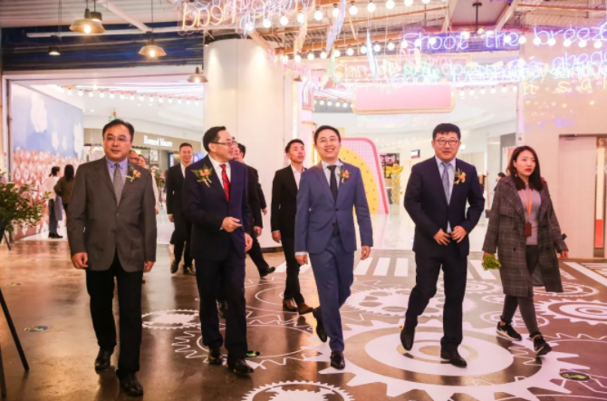 巅峰国际网站、华润携手打造 泸州万象新馆盛大开业